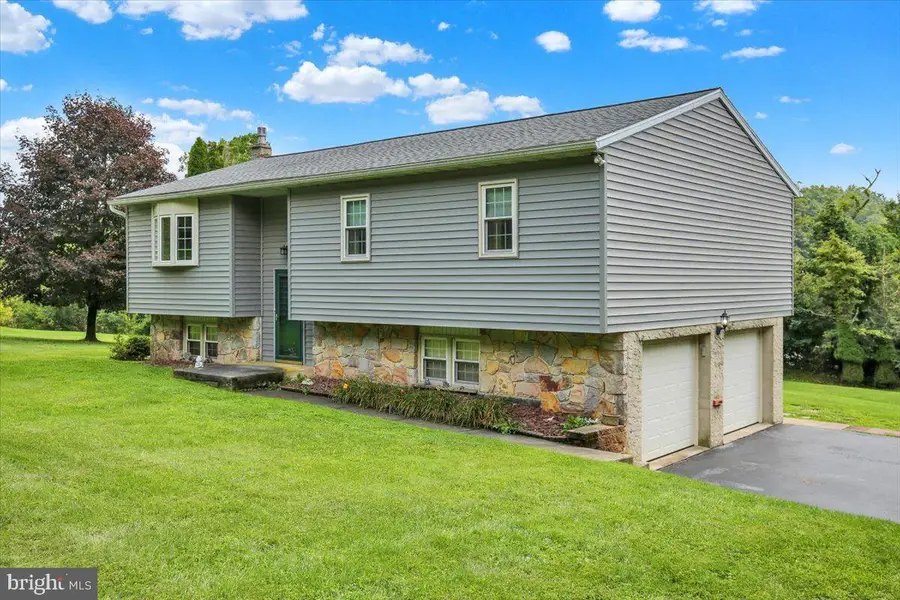 23 Pleva Dr, Fleetwood, PA 19522 - #2