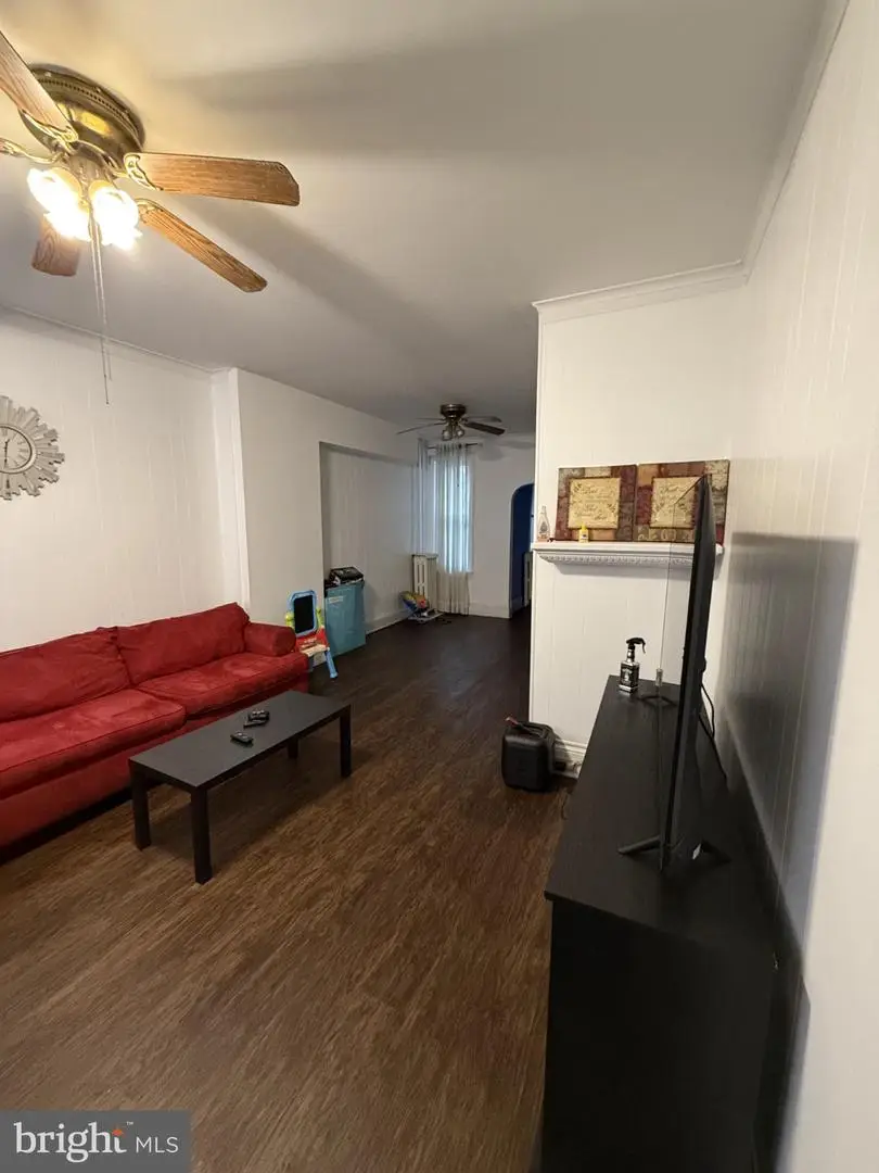 422 Maple St, Reading, PA 19602 - #1