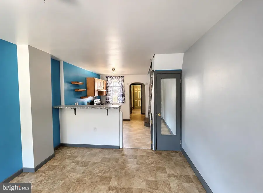 1056 Spruce St, Reading, PA 19602 - #3