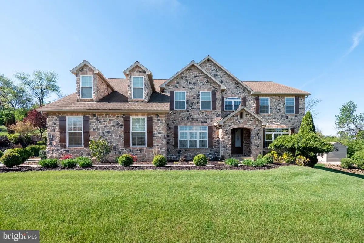 40 Augusta Ln, Fleetwood, PA 19522 - #1