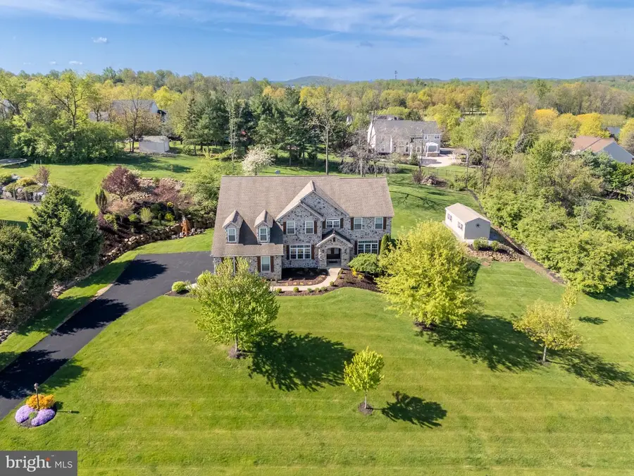 40 Augusta Ln, Fleetwood, PA 19522 - #2