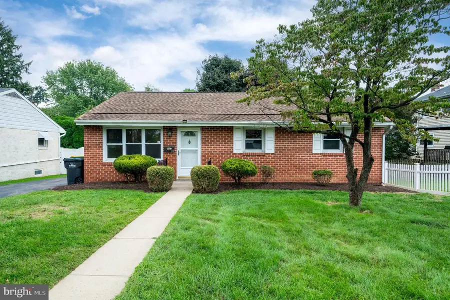 1952 Garfield Ave, West Lawn, PA 19609 - #2