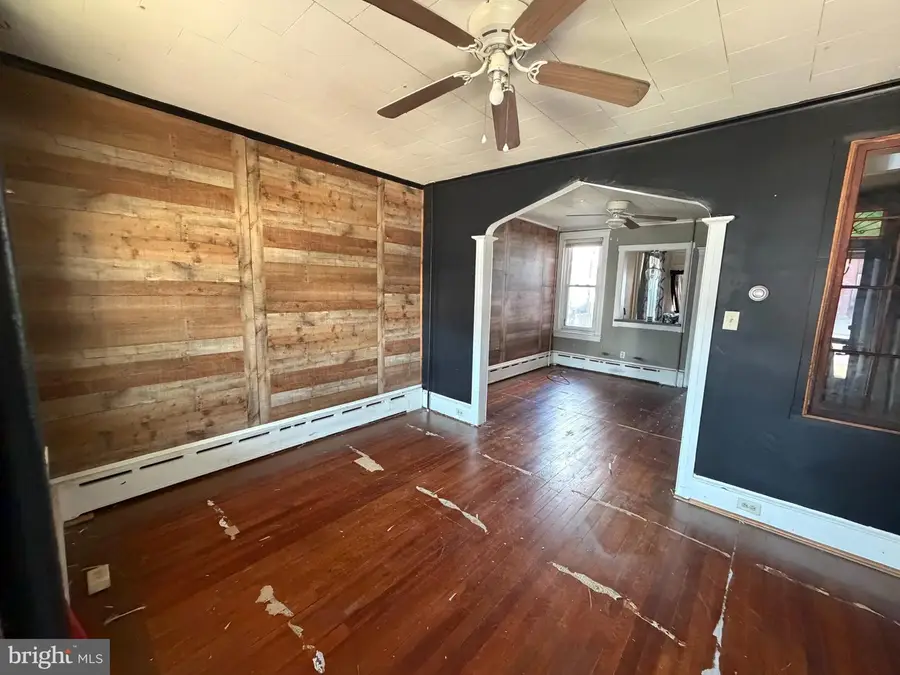 556 S 4th St, Hamburg, PA 19526 - #2