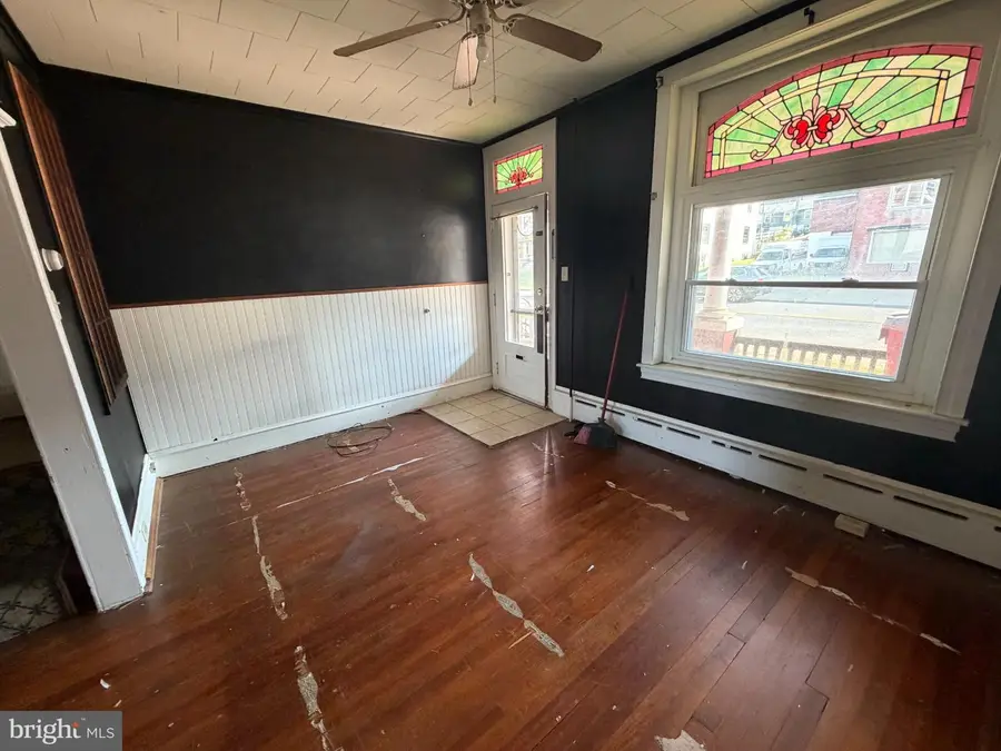 556 S 4th St, Hamburg, PA 19526 - #3