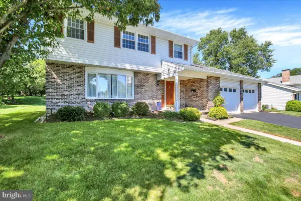 1616 Sherwood Rd, WYOMISSING, PA 19610