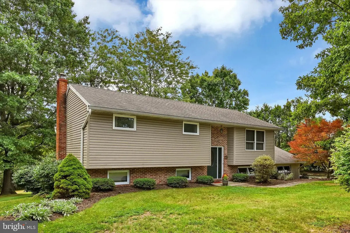 79 Hill Rd, Bernville, PA 19506 - #1