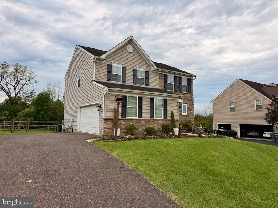 138 Meadowside Dr, Douglassville, PA 19518 - #3
