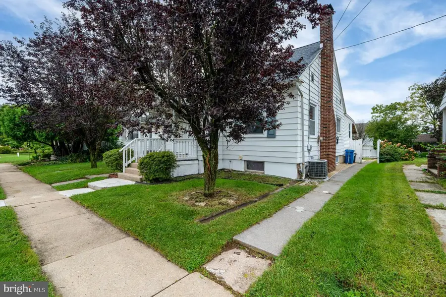 3822 Raymond St, Reading, PA 19605 - #2