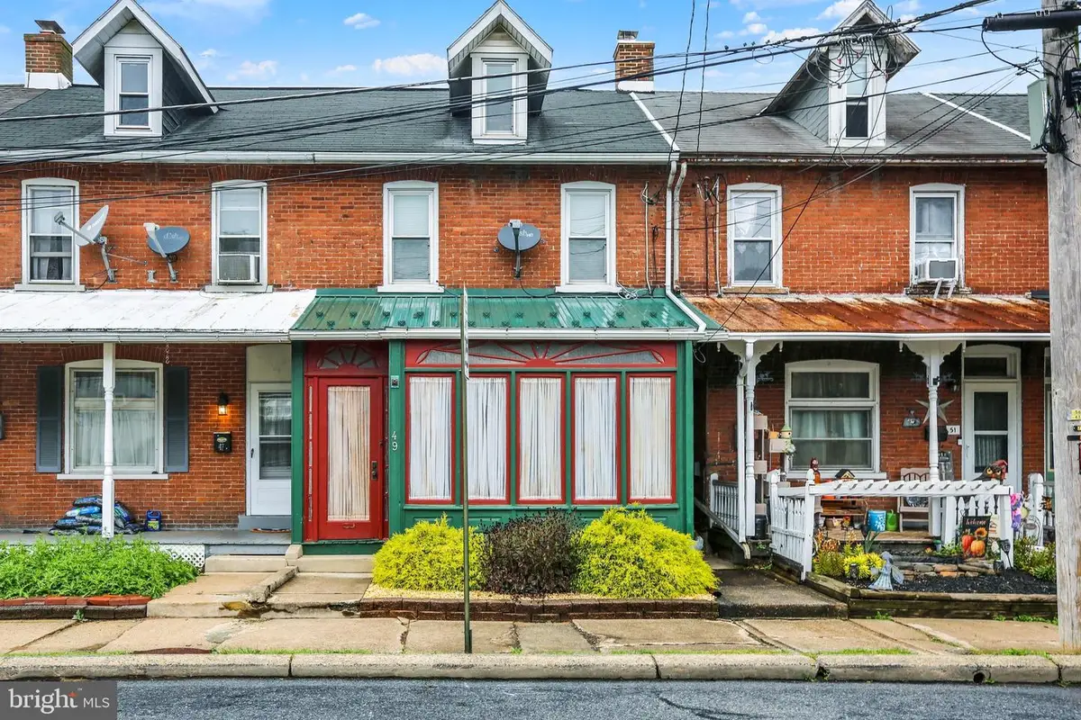 49 E Washington St, Topton, PA 19562 - #1