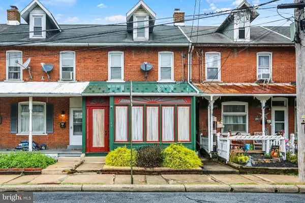 49 E Washington St, TOPTON, PA 19562