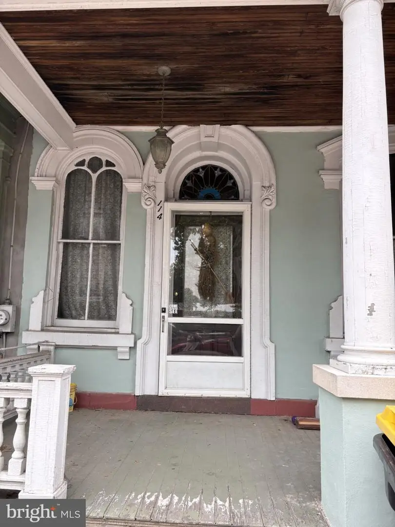 114 W High St, Womelsdorf, PA 19567 - #1
