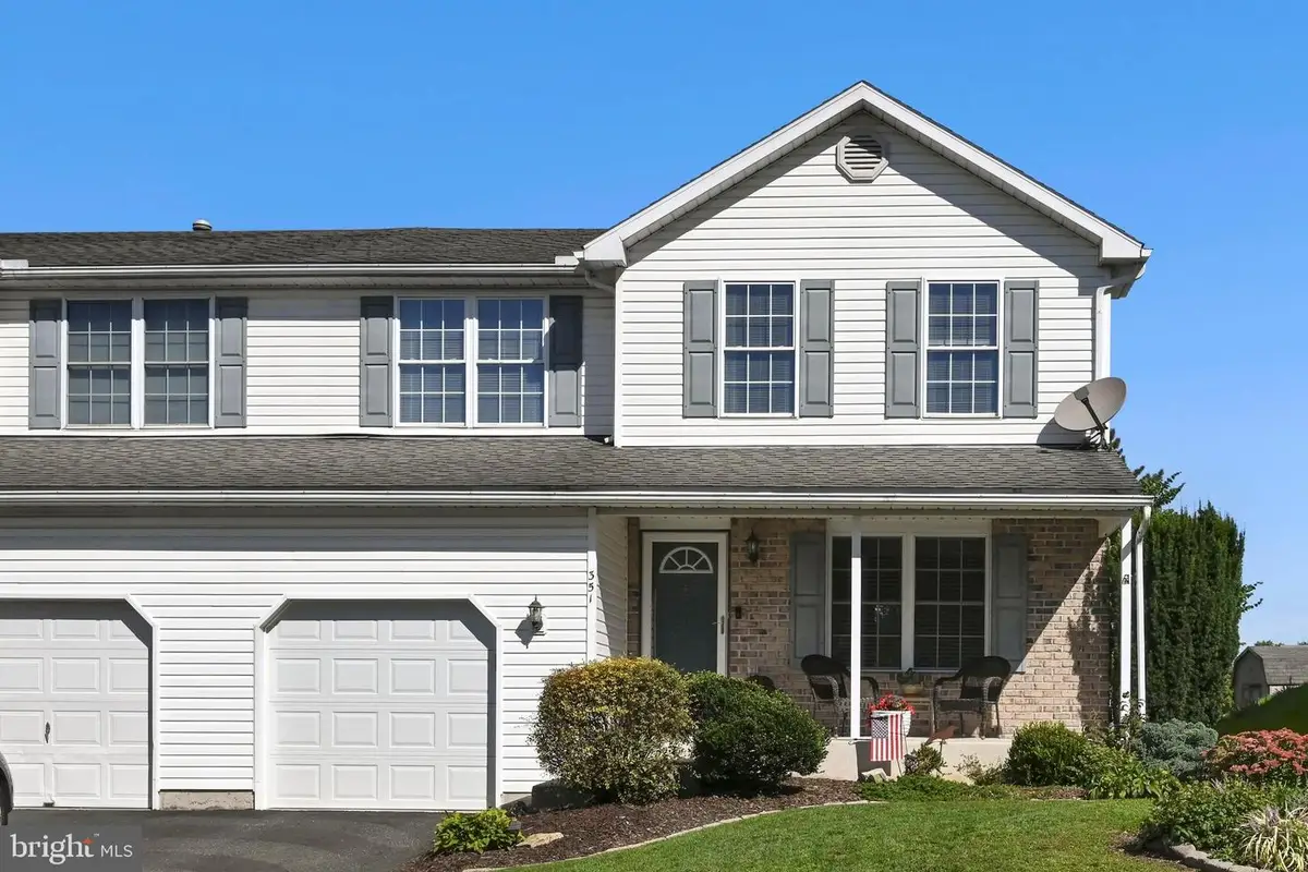 351 Oneida Dr, Sinking Spring, PA 19608 - #1