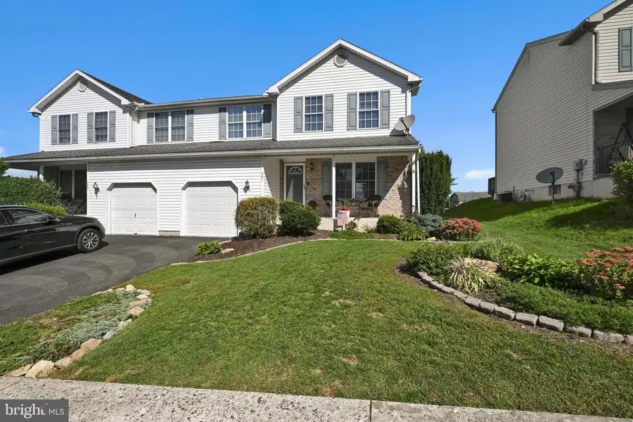 351 Oneida Dr, Sinking Spring, PA 19608 - #2