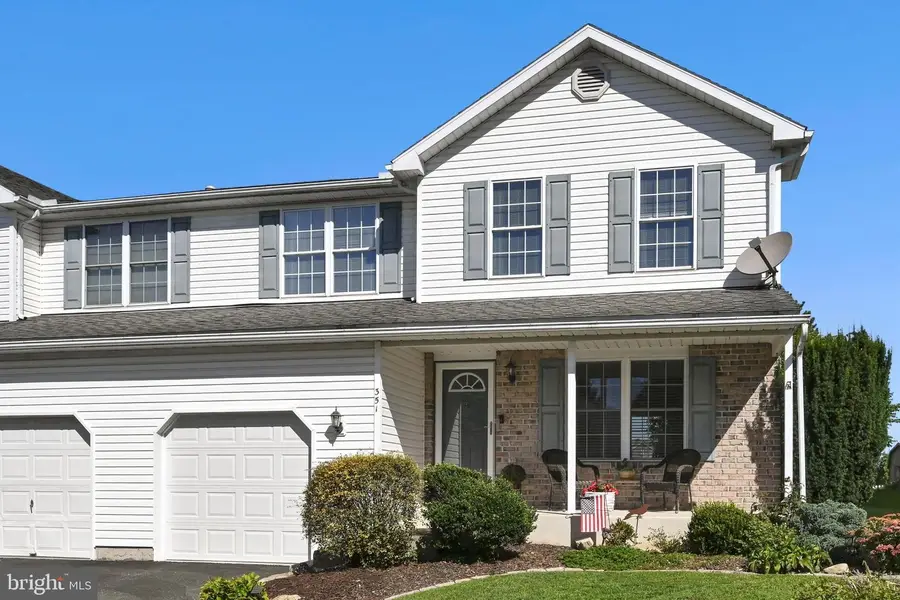351 Oneida Dr, Sinking Spring, PA 19608 - #3