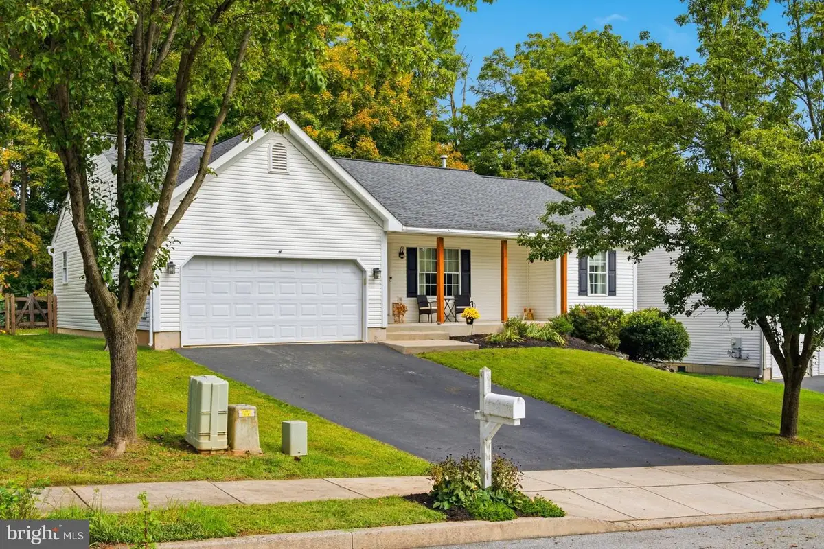 41 Rock Haven Ct, Reading, PA 19606 - #1