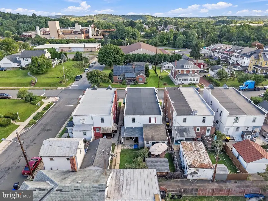 34 W 6th St, Boyertown, PA 19512 - #3