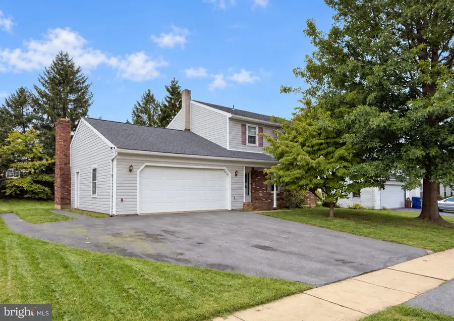812 Carman Dr, Reading, PA 19610 - #2