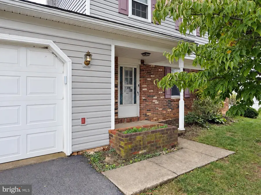 812 Carman Dr, Reading, PA 19610 - #3