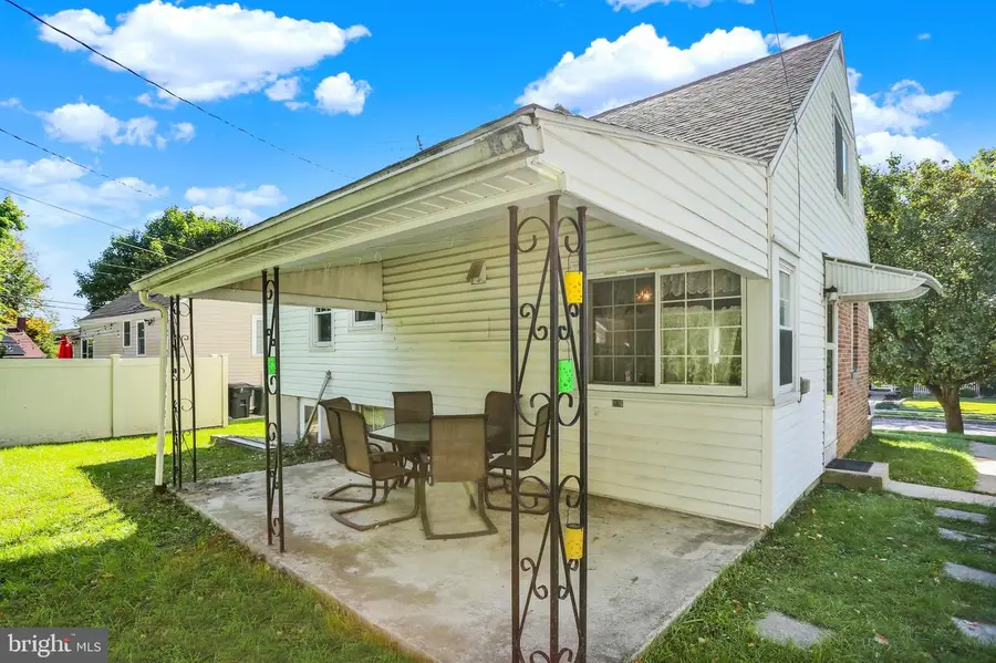 1123 Sheridan St, Reading, PA 19611 - #3