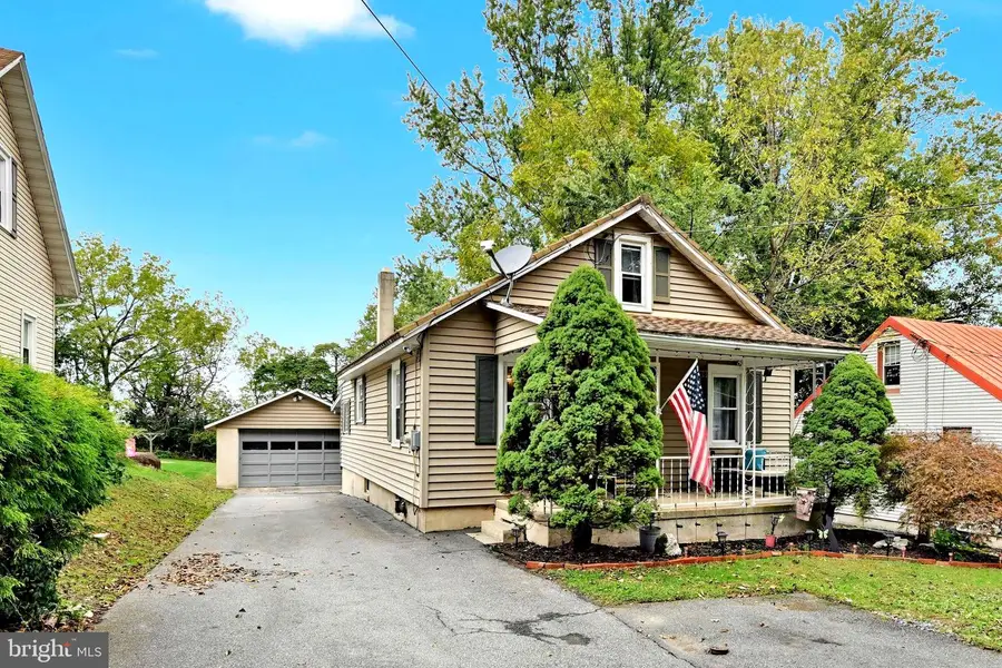 261 W Poplar St, Fleetwood, PA 19522 - #2