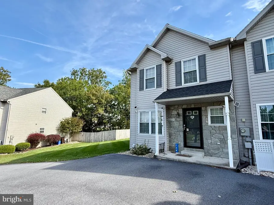 748 Golden Dr, Blandon, PA 19510 - #2