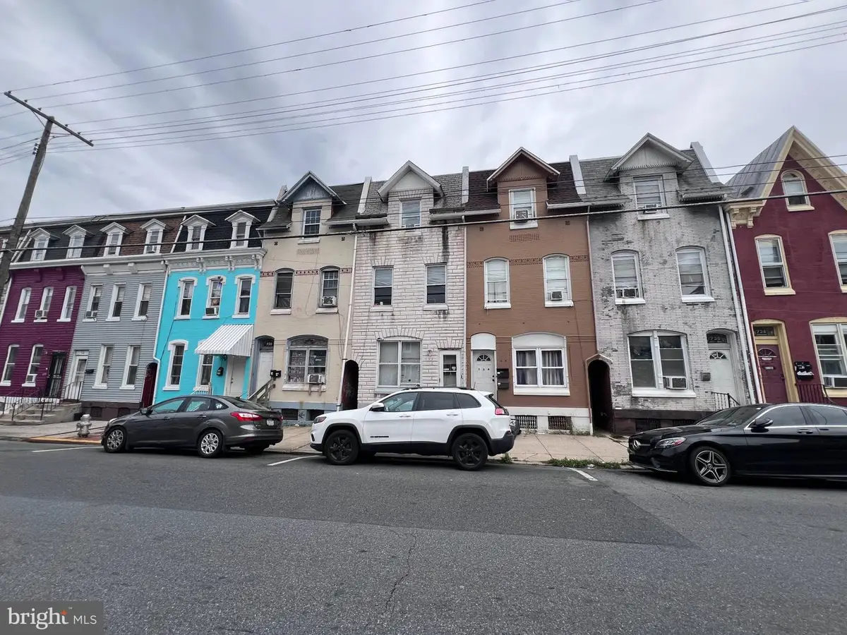 732 N 10th St, Reading, PA 19604 - #1