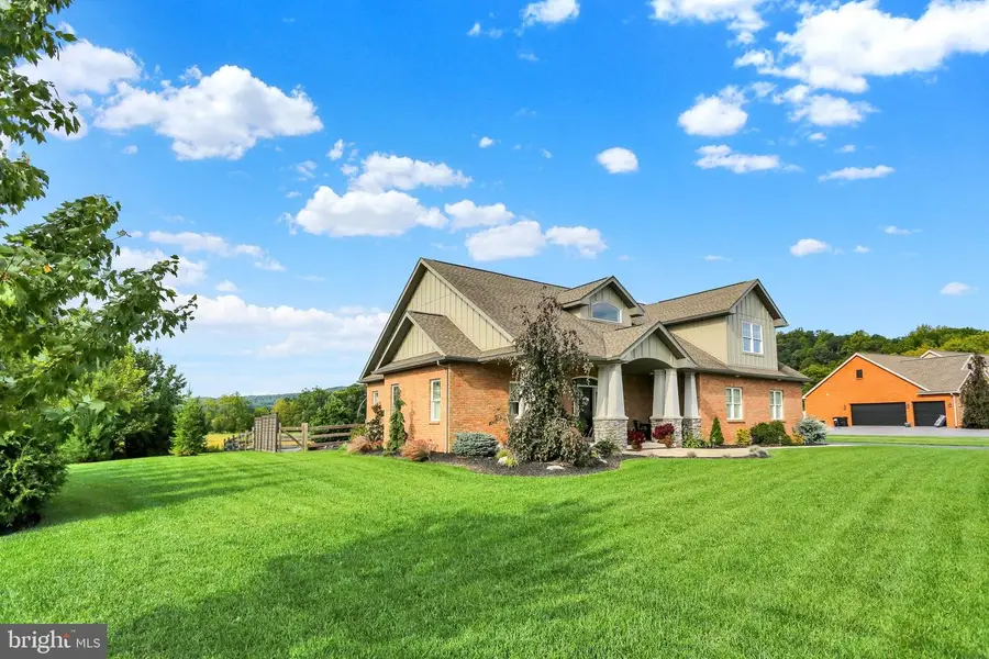 8 Career Ct, Oley, PA 19547 - #2