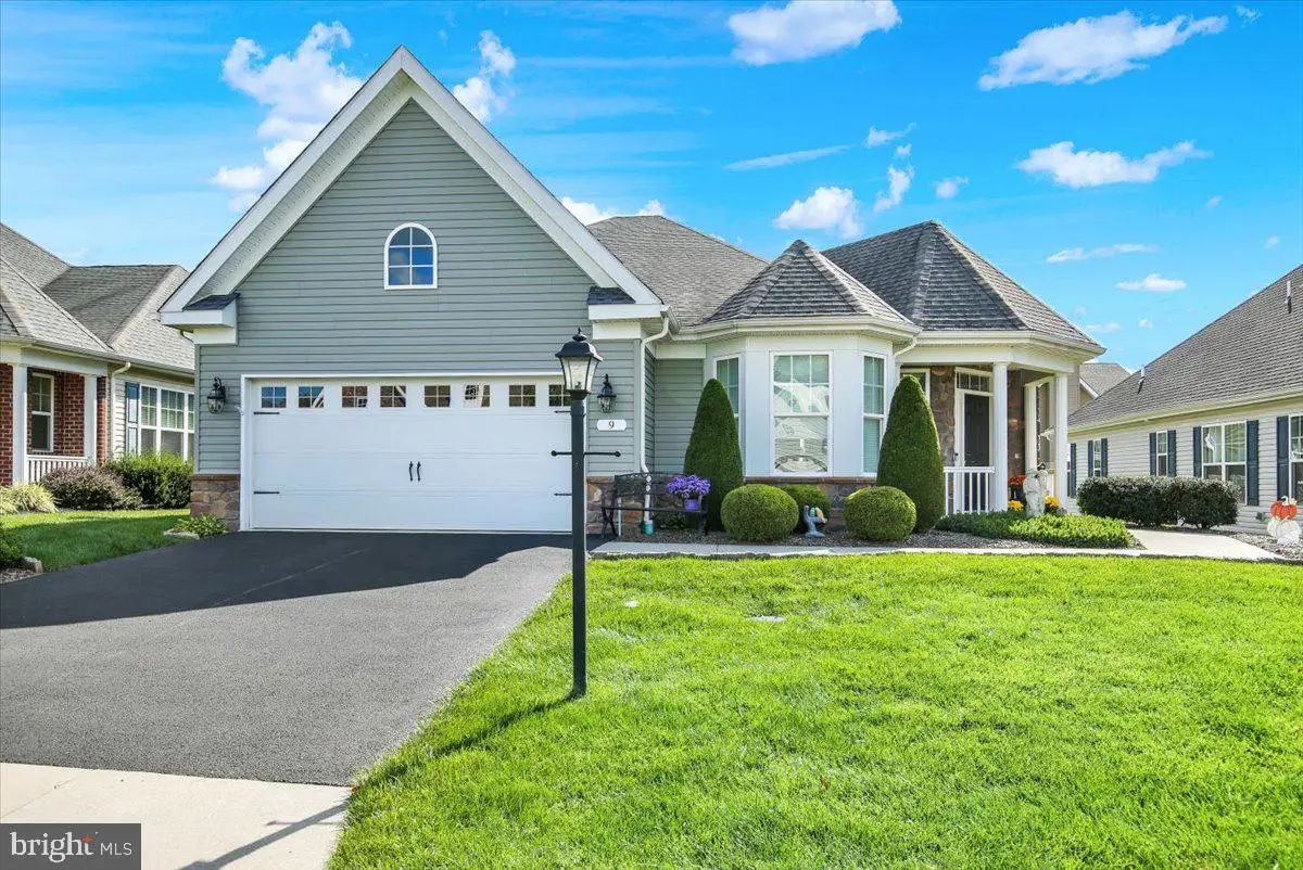 9 Fox Chase Ln, Oley, PA 19547 - #1