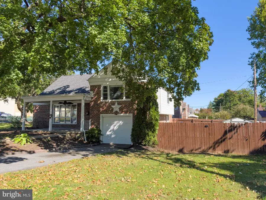 11 Harvey Ave, Reading, PA 19606 - #2