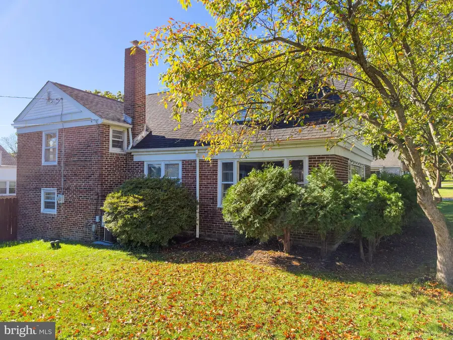 11 Harvey Ave, Reading, PA 19606 - #3