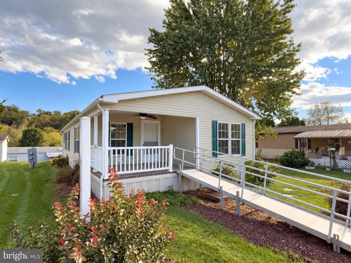 52 Leprechaun Cir, Mohrsville, PA 19541 - #1