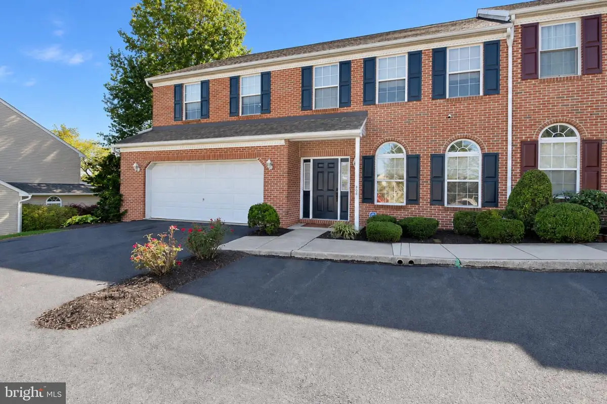 203 Barrington Dr, Reading, PA 19607 - #1