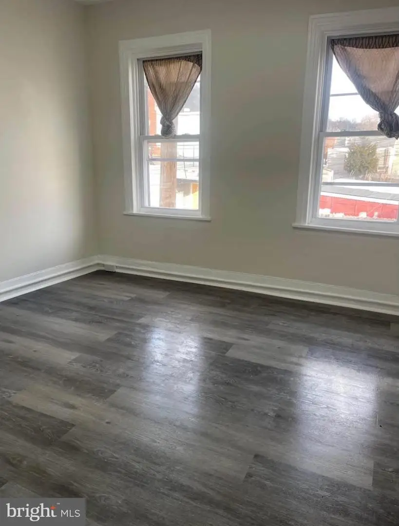 208 Maple St, Reading, PA 19602 - #3