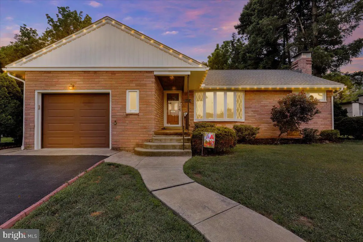 2170 Garfield Ave, Reading, PA 19609 - #1