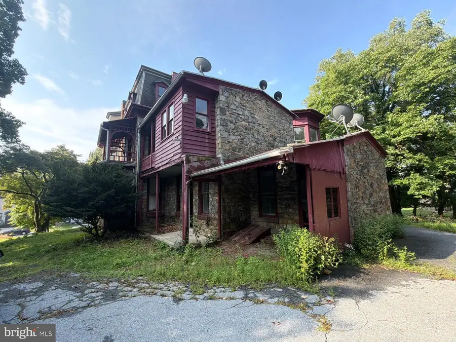 1521 Mineral Spring Rd, Reading, PA 19602 - #2