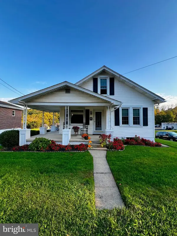 820 S Reading Ave, BOYERTOWN, PA 19512