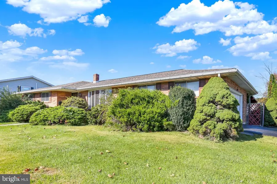 135 Fairview Dr, Kutztown, PA 19530 - #3