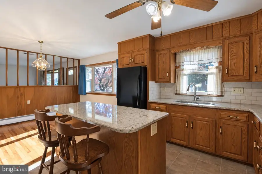 425 W Vine St, Fleetwood, PA 19522 - #3
