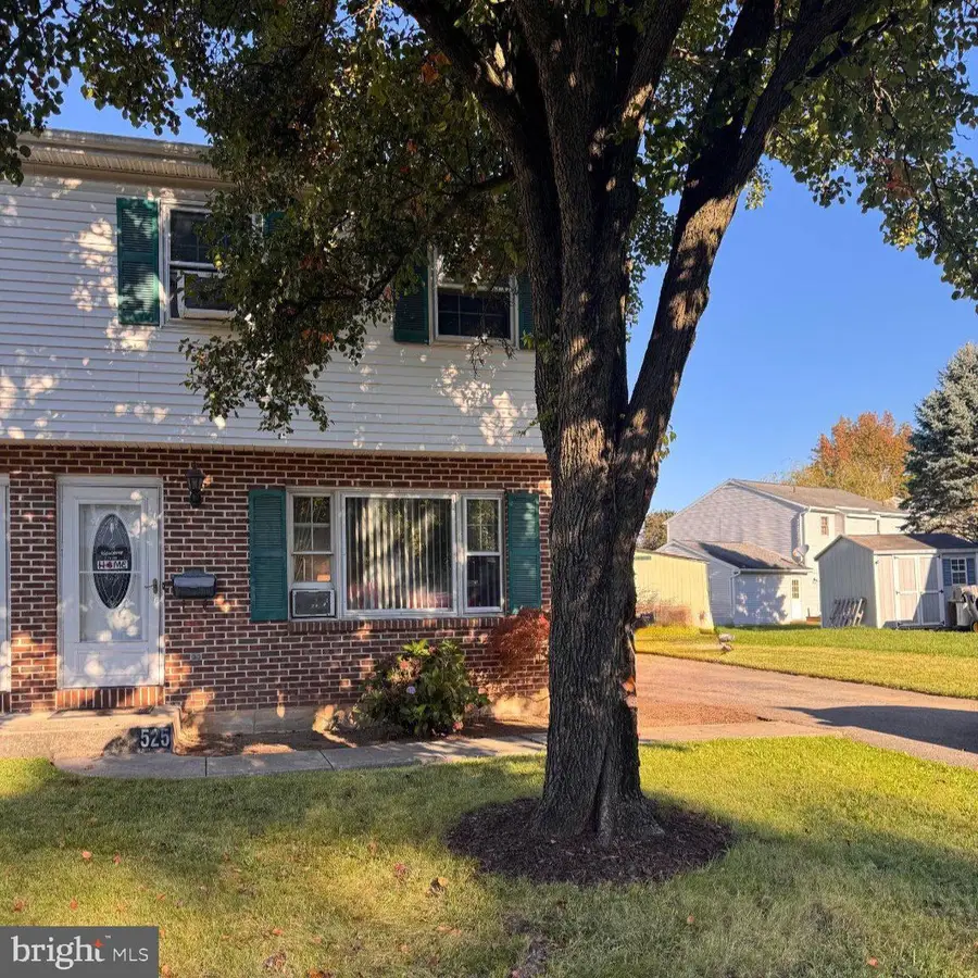 525 E Linden St, Fleetwood, PA 19522 - #2