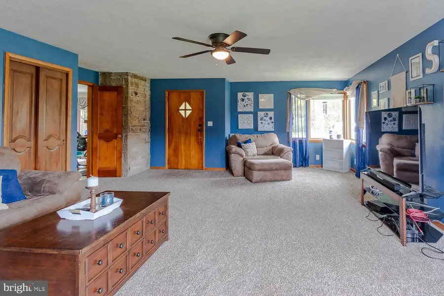 1227 Locke Mountain Rd, Hollidaysburg, PA 16648 - Image #2