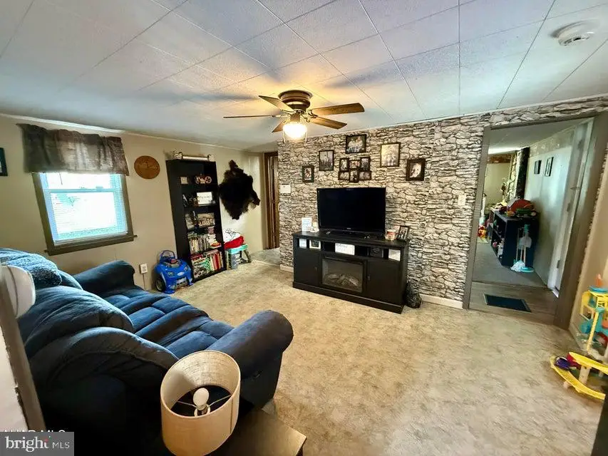 183 Pealer St, Williamsburg, PA 16693 - Image #2