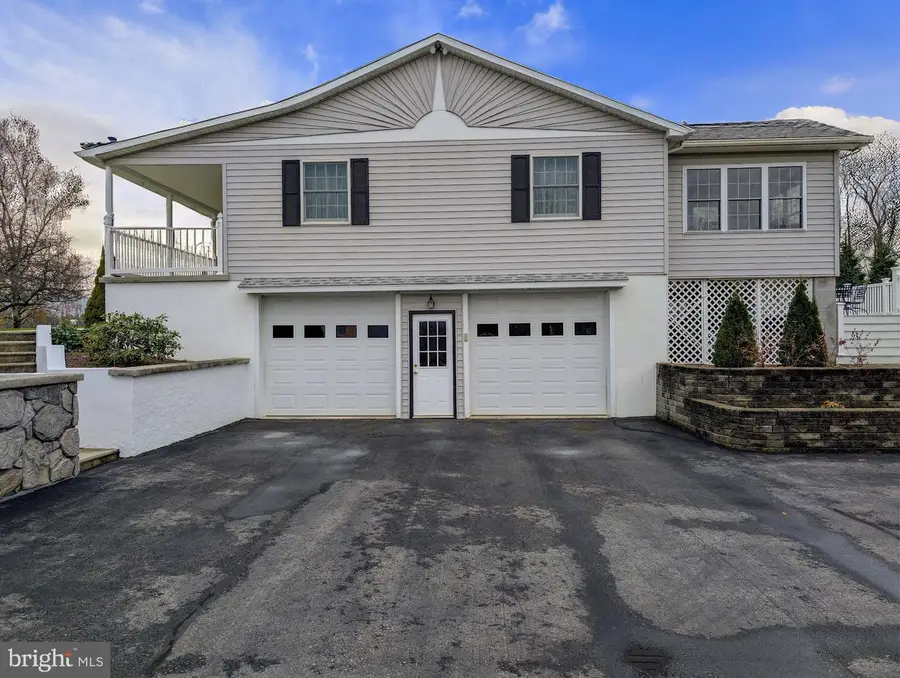 225 Andrew Avenue, Martinsburg, PA 16662 - Image #3