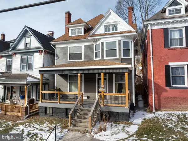 1209 Lincoln Ave, TYRONE, PA 16686