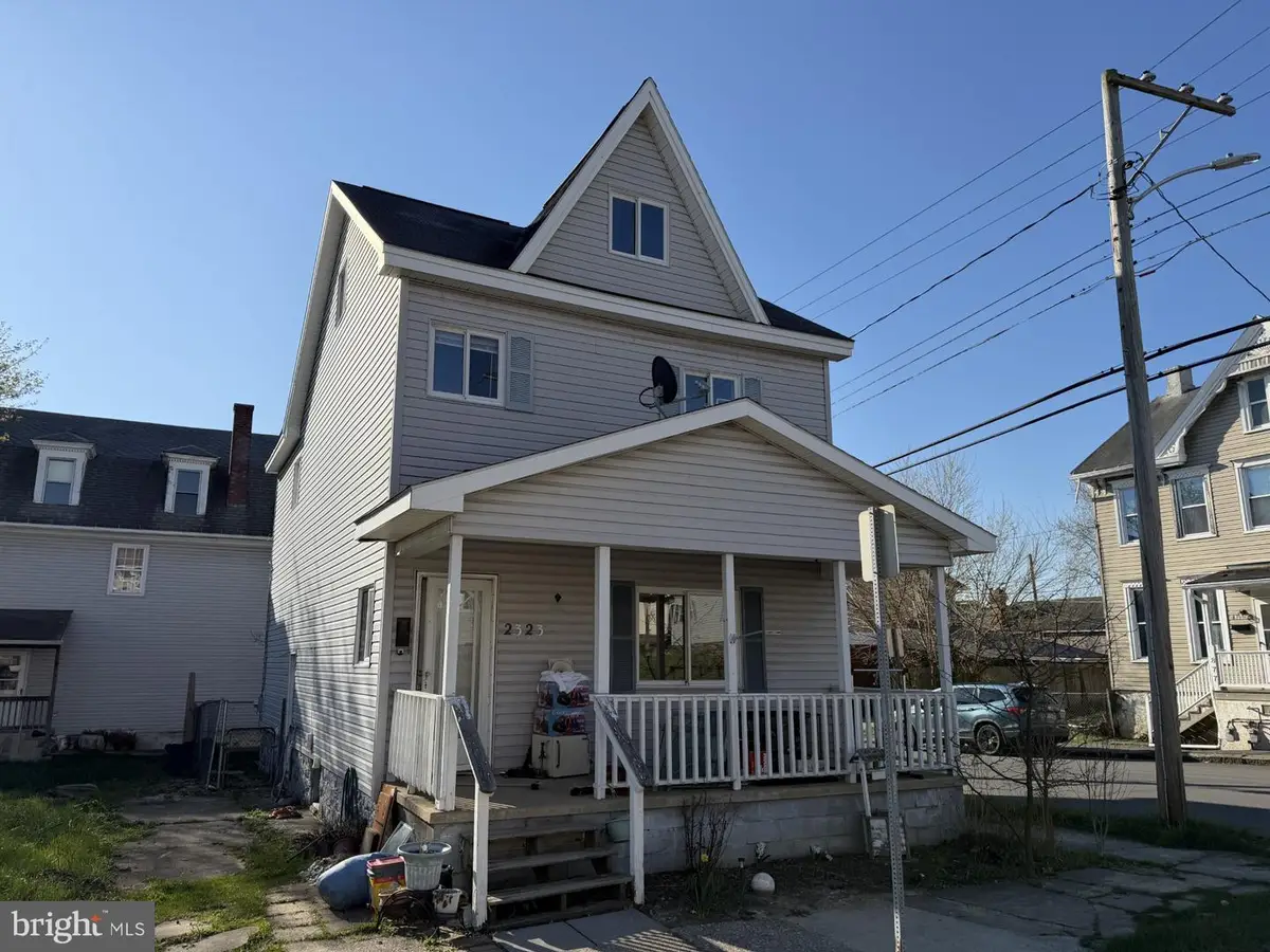 2323 W Chestnut Ave, Altoona, PA 16601 - #1