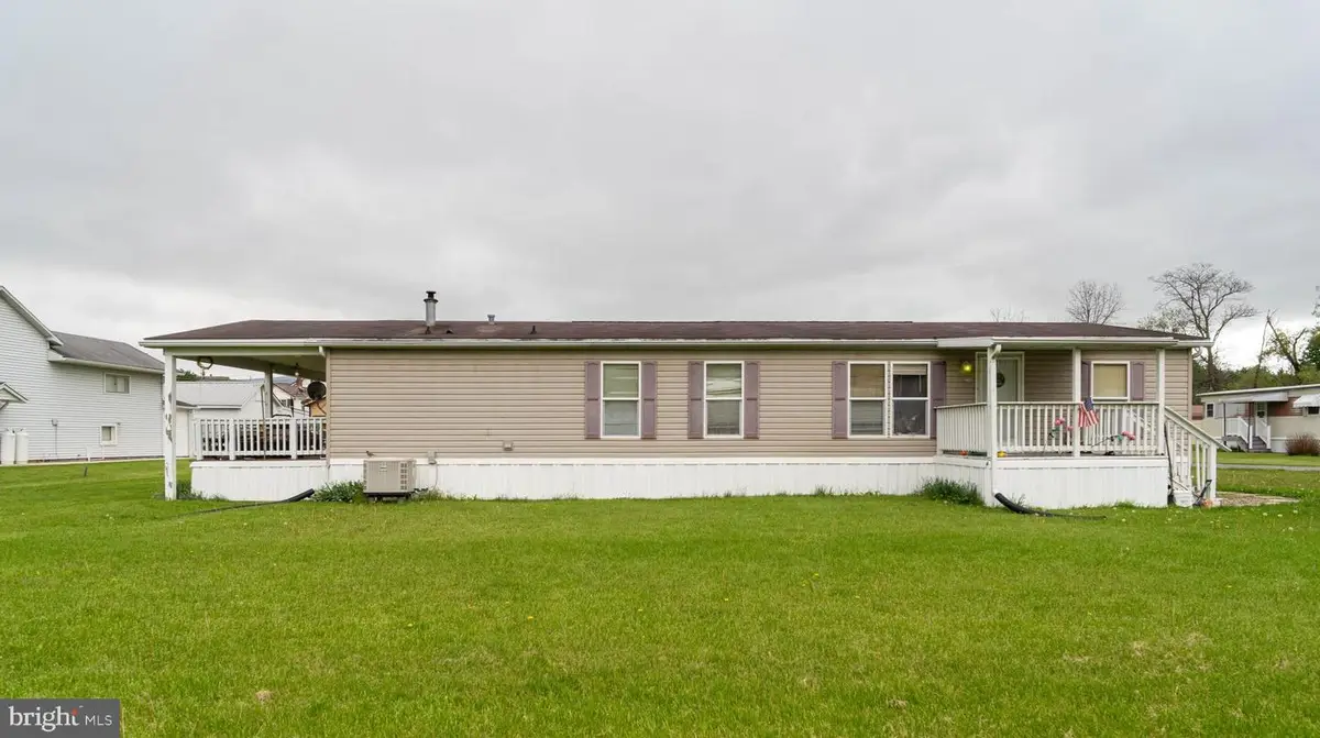 213 Creekside Ln, East Freedom, PA 16637 - #1