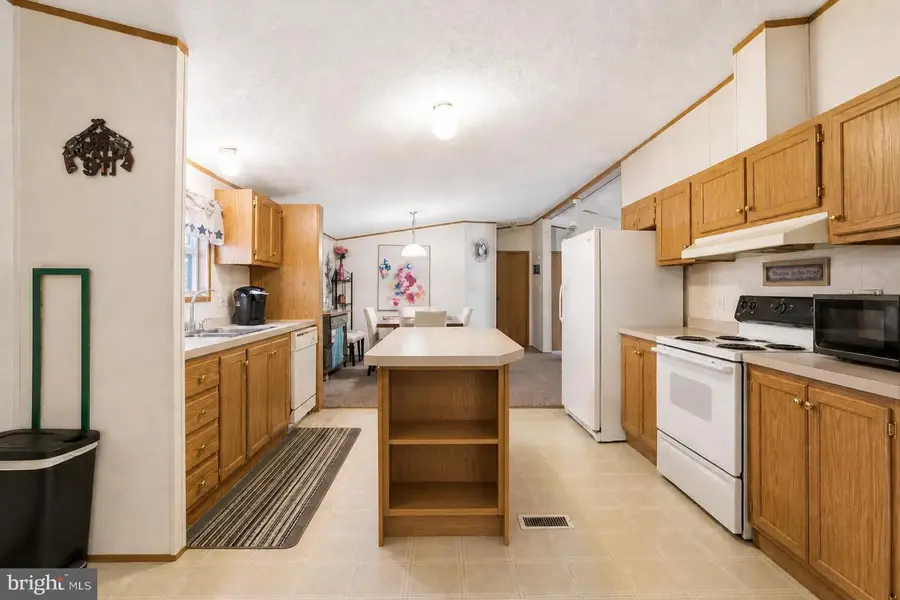 213 Creekside Ln, East Freedom, PA 16637 - #3