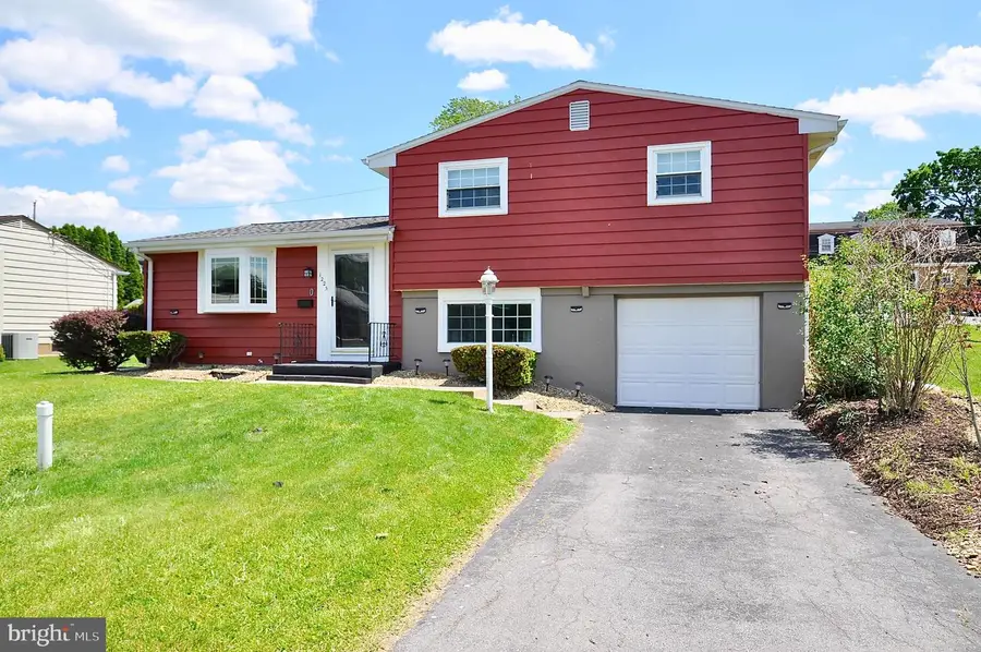 1225 Adams Avenue, Altoona, PA 16602 - #2