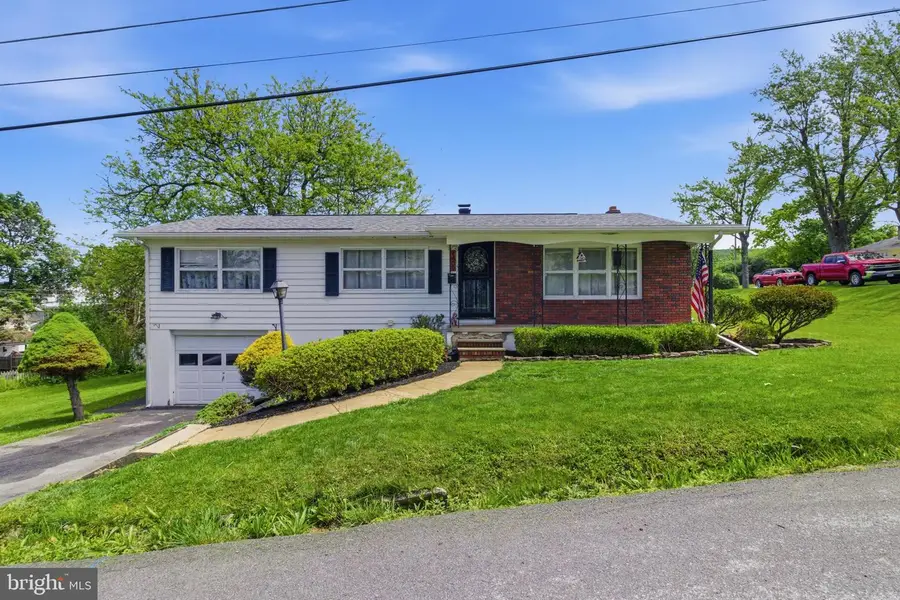 1409 Aberdeen St, Altoona, PA 16602 - #2