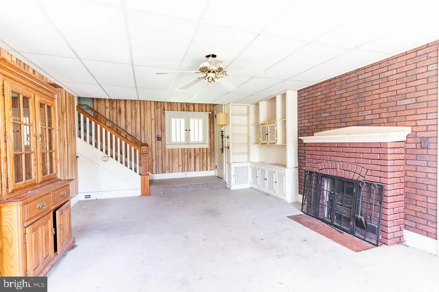 706 5th St E, Bellwood, PA 16617 - #2