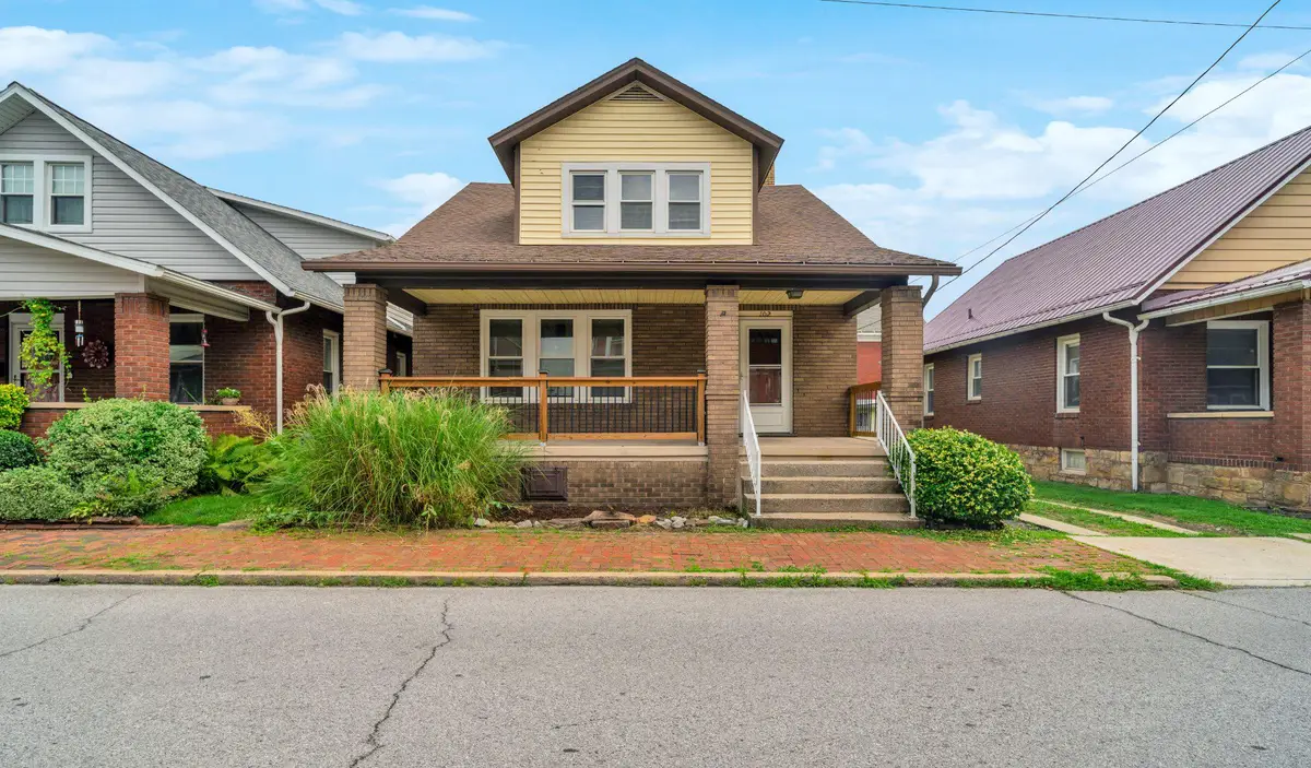 102 9th St, Tyrone, PA 16686 - #1